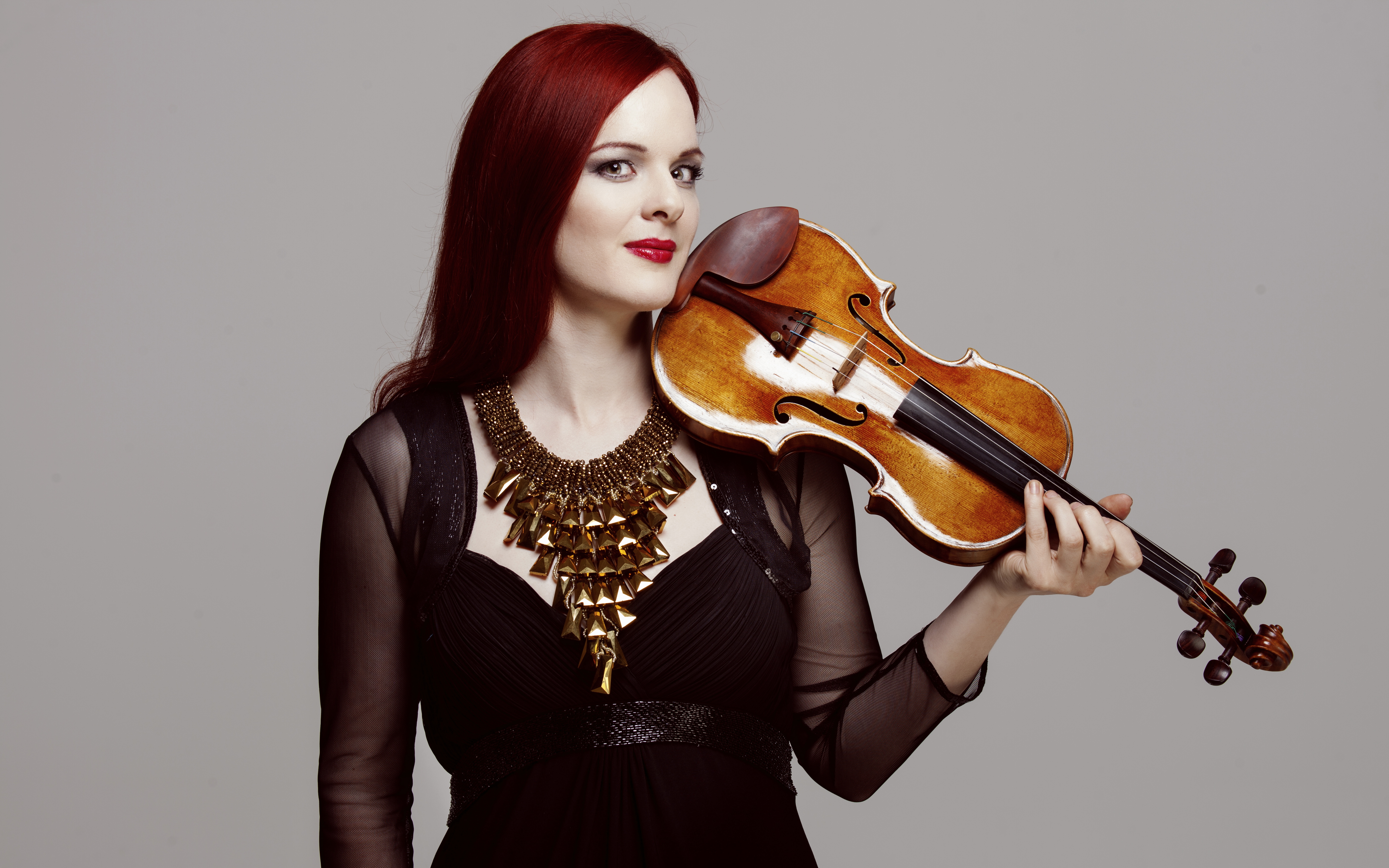 © Tom Barnes for Warner Classics